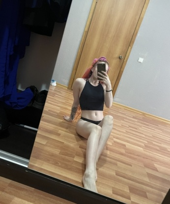 Искушенная и развратная леди ждет встречи с тобой. Готова удовлетворить все твои желания и фантазии, создам неповторимую атмосферу релакса и наслаждения. Звони мне прямо сейчас! 7708, 22 года